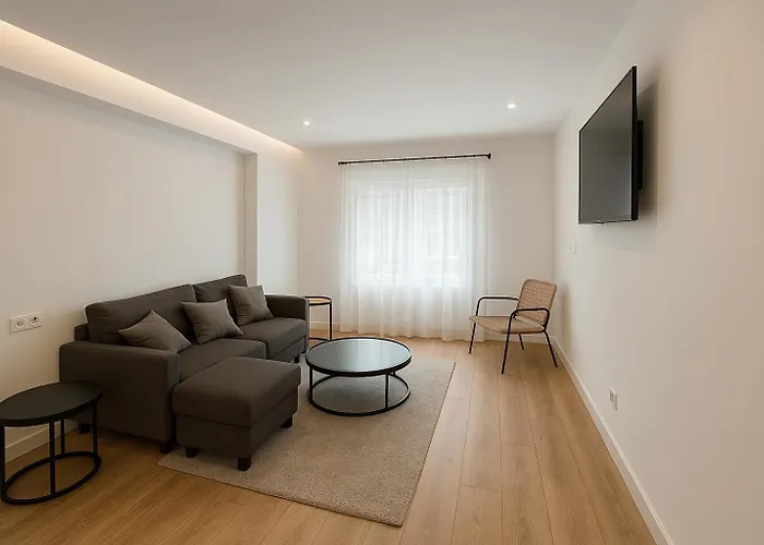 Spacious Apartment In The City Center